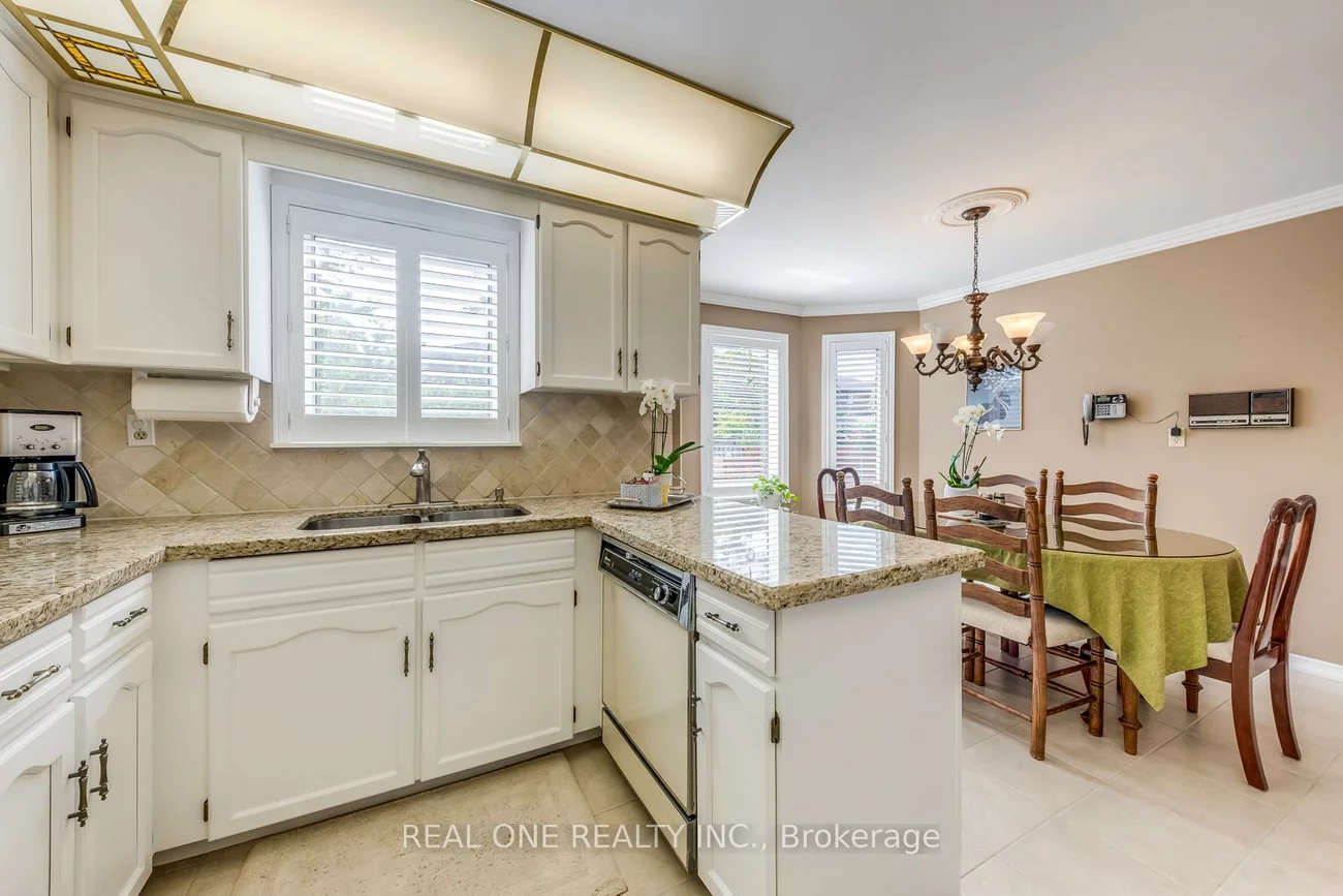 2082, Laurelwood, 1018 - WC Wedgewood Creek, Oakville