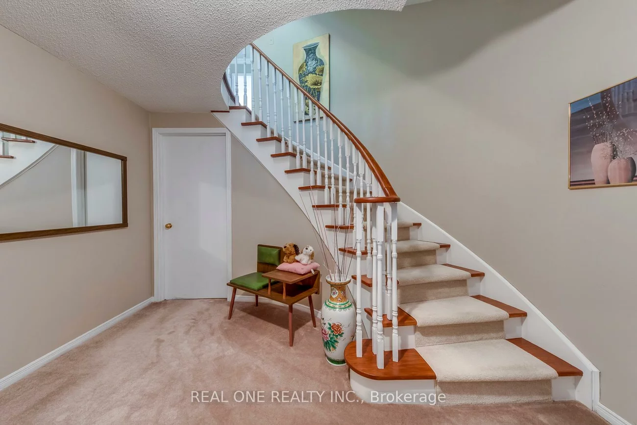 2082, Laurelwood, 1018 - WC Wedgewood Creek, Oakville