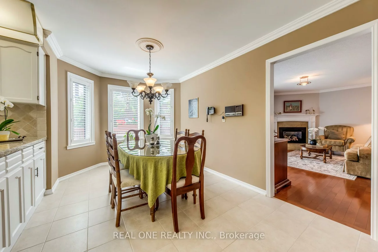 2082, Laurelwood, 1018 - WC Wedgewood Creek, Oakville