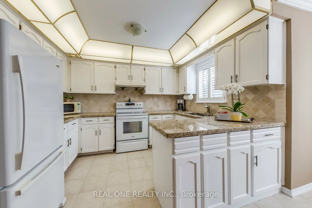 2082, Laurelwood, 1018 - WC Wedgewood Creek, Oakville