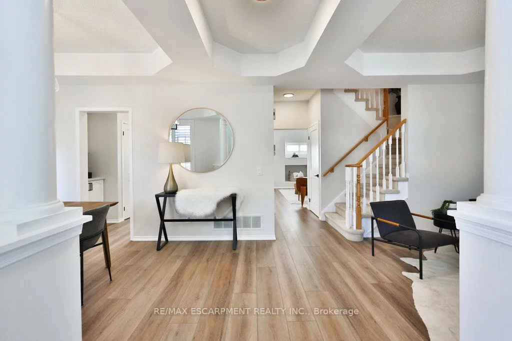 2588, CASTLE HILL, 1015 - RO River Oaks, Oakville