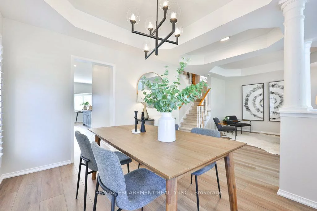 2588, CASTLE HILL, 1015 - RO River Oaks, Oakville