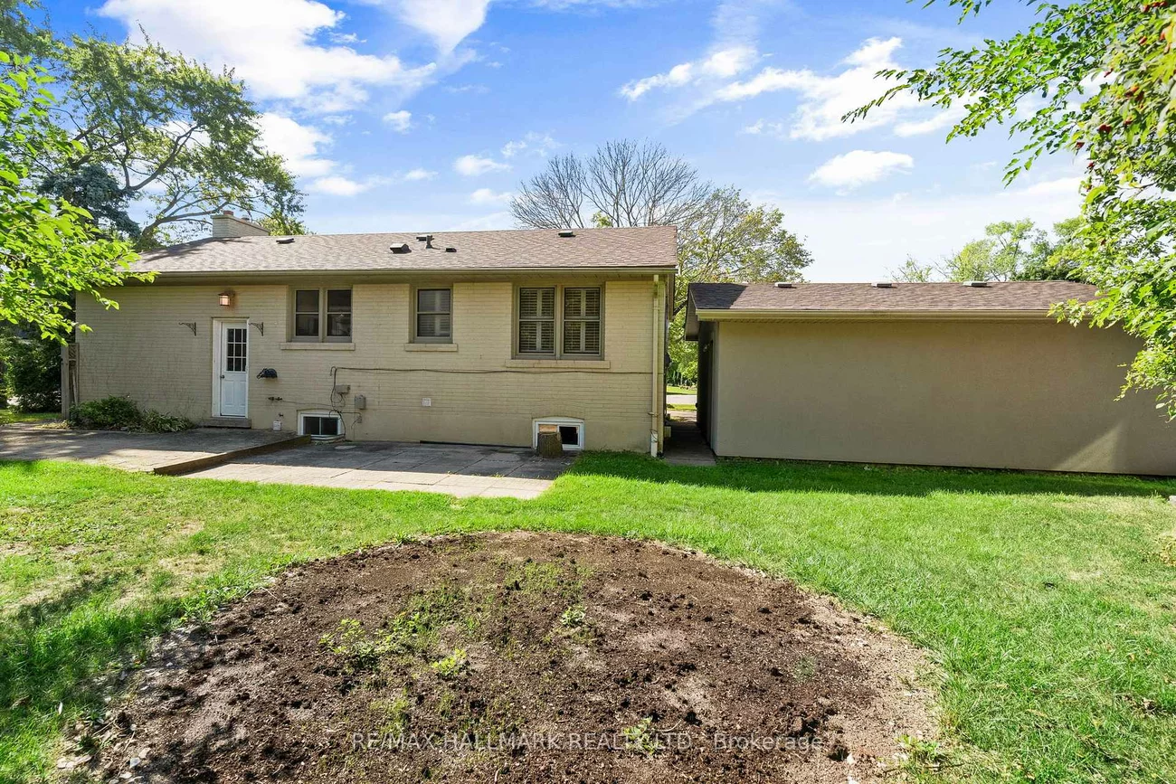 441, Jeanette, 1020 - WO West, Oakville
