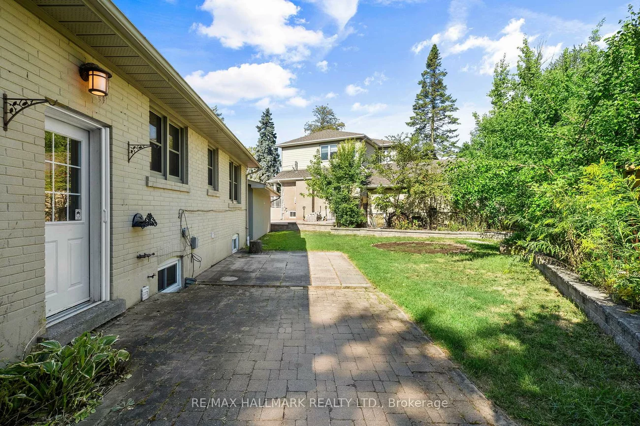 441, Jeanette, 1020 - WO West, Oakville