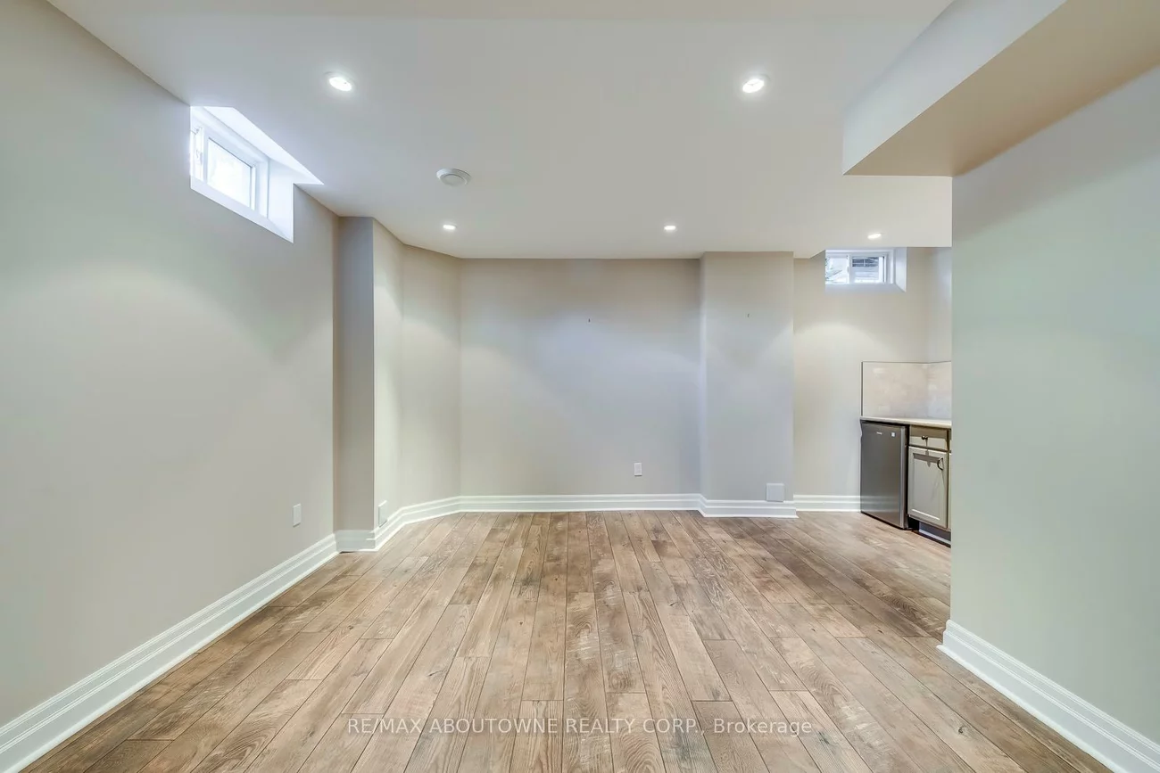 2491, Logan, 1015 - RO River Oaks, Oakville