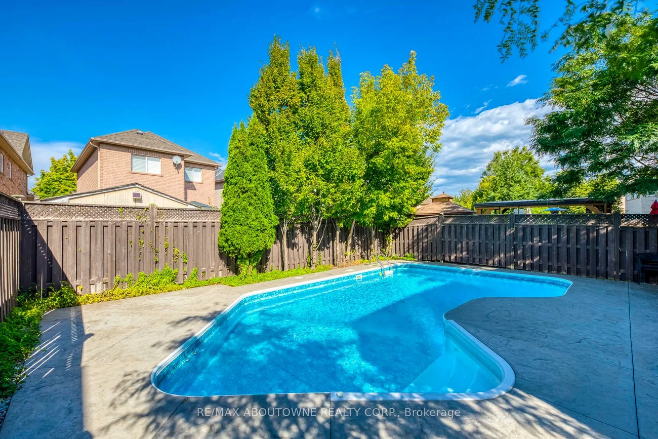 2491, Logan, 1015 - RO River Oaks, Oakville
