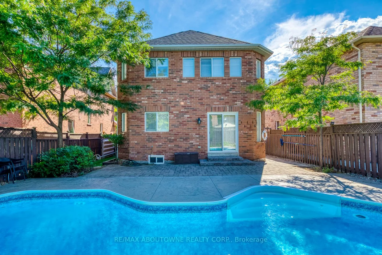 2491, Logan, 1015 - RO River Oaks, Oakville