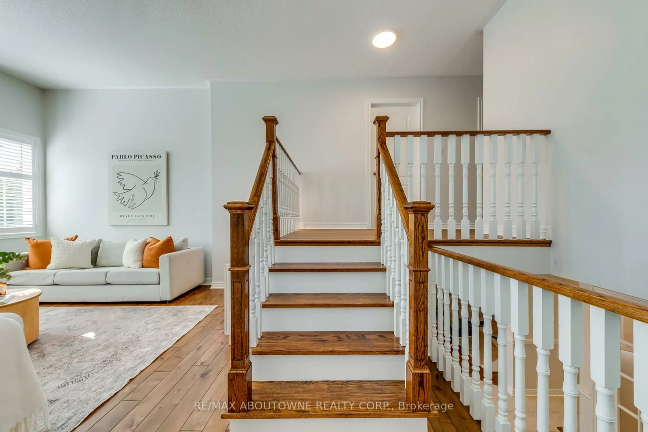 2491, Logan, 1015 - RO River Oaks, Oakville