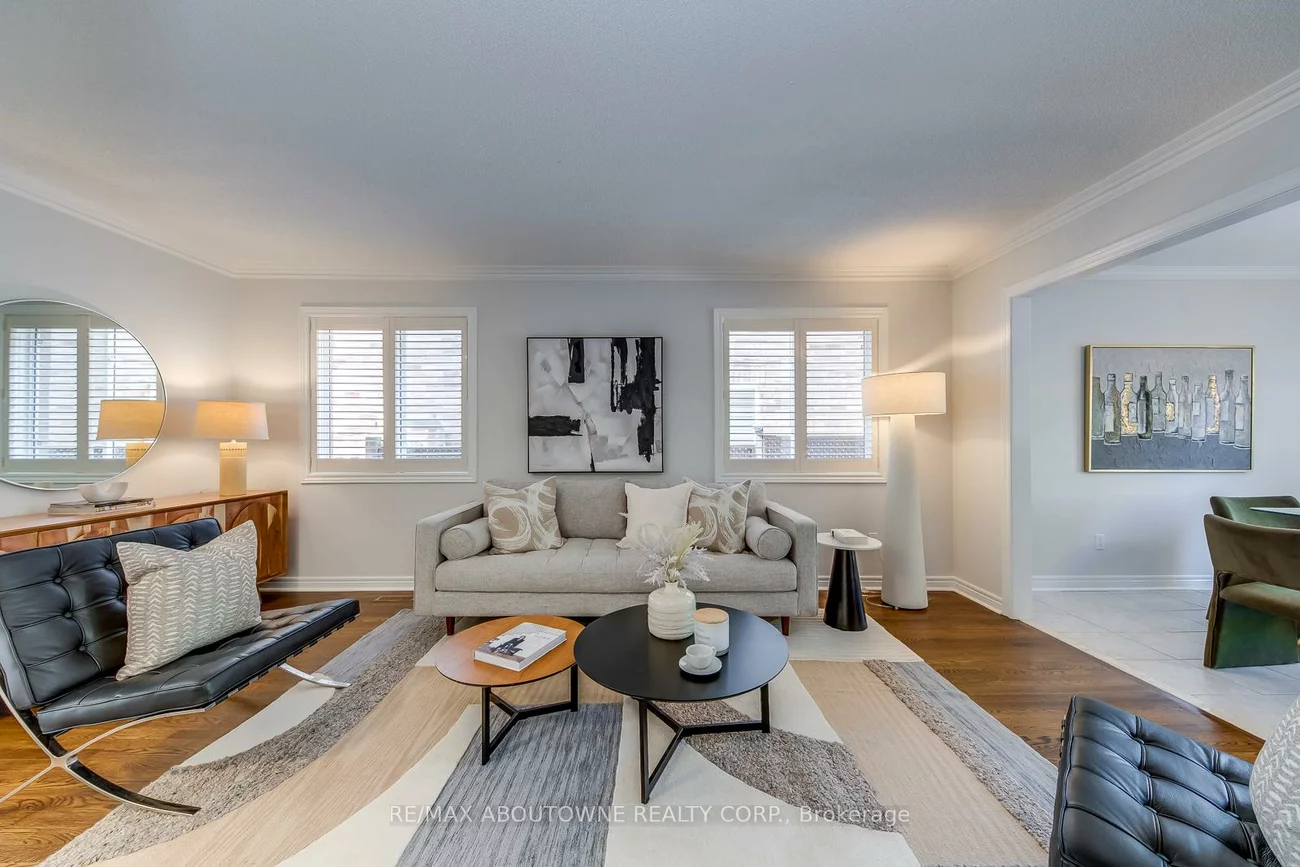 2491, Logan, 1015 - RO River Oaks, Oakville