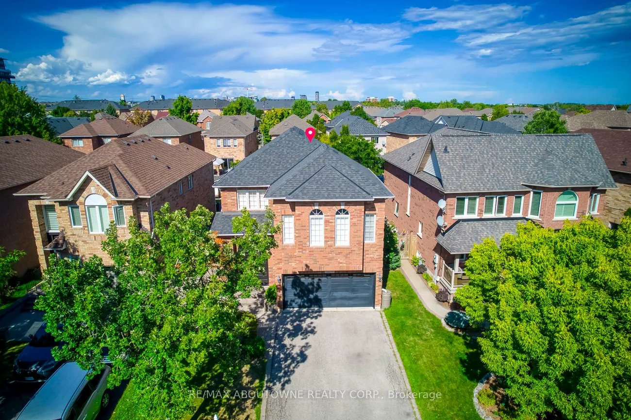 2491, Logan, 1015 - RO River Oaks, Oakville