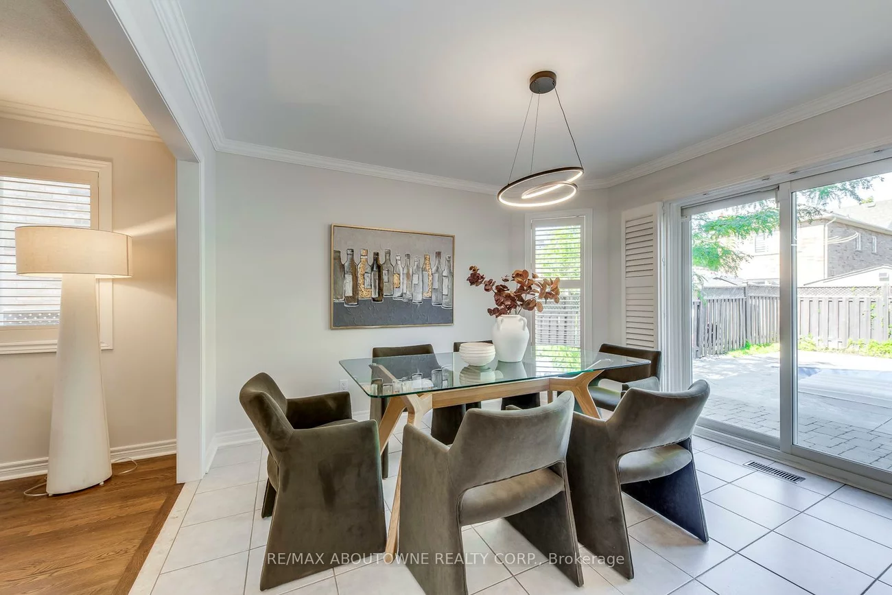 2491, Logan, 1015 - RO River Oaks, Oakville