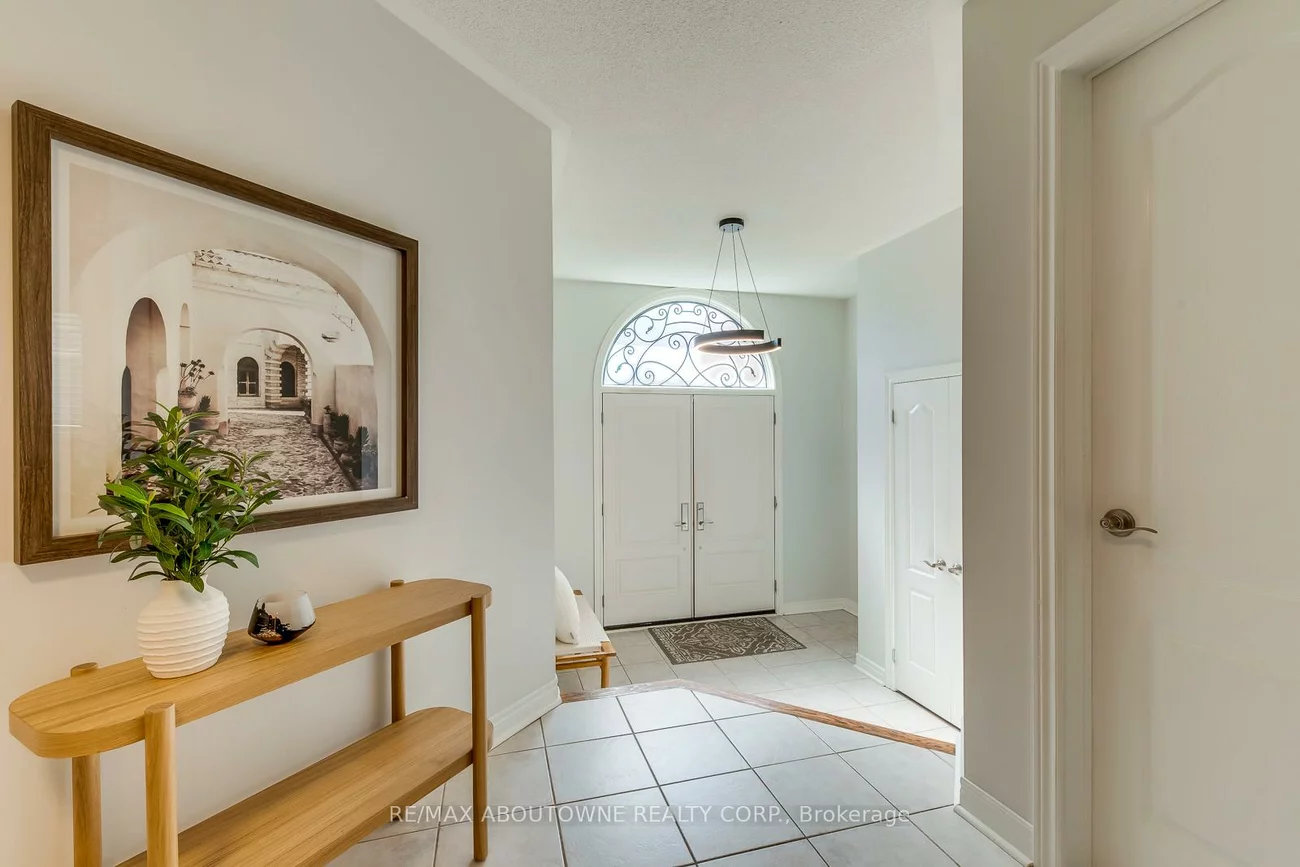 2491, Logan, 1015 - RO River Oaks, Oakville