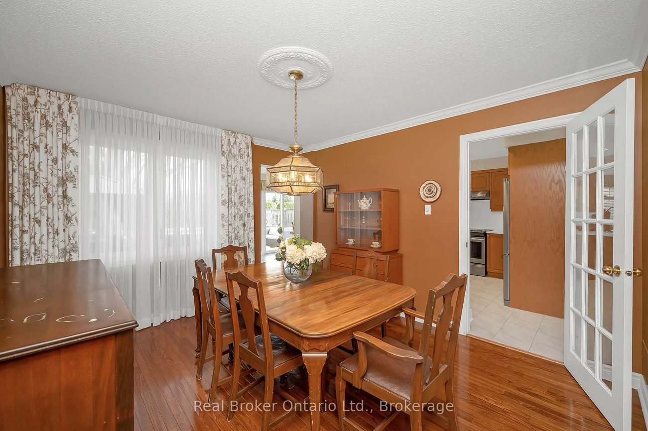 2015, Grosvenor, 1018 - WC Wedgewood Creek, Oakville