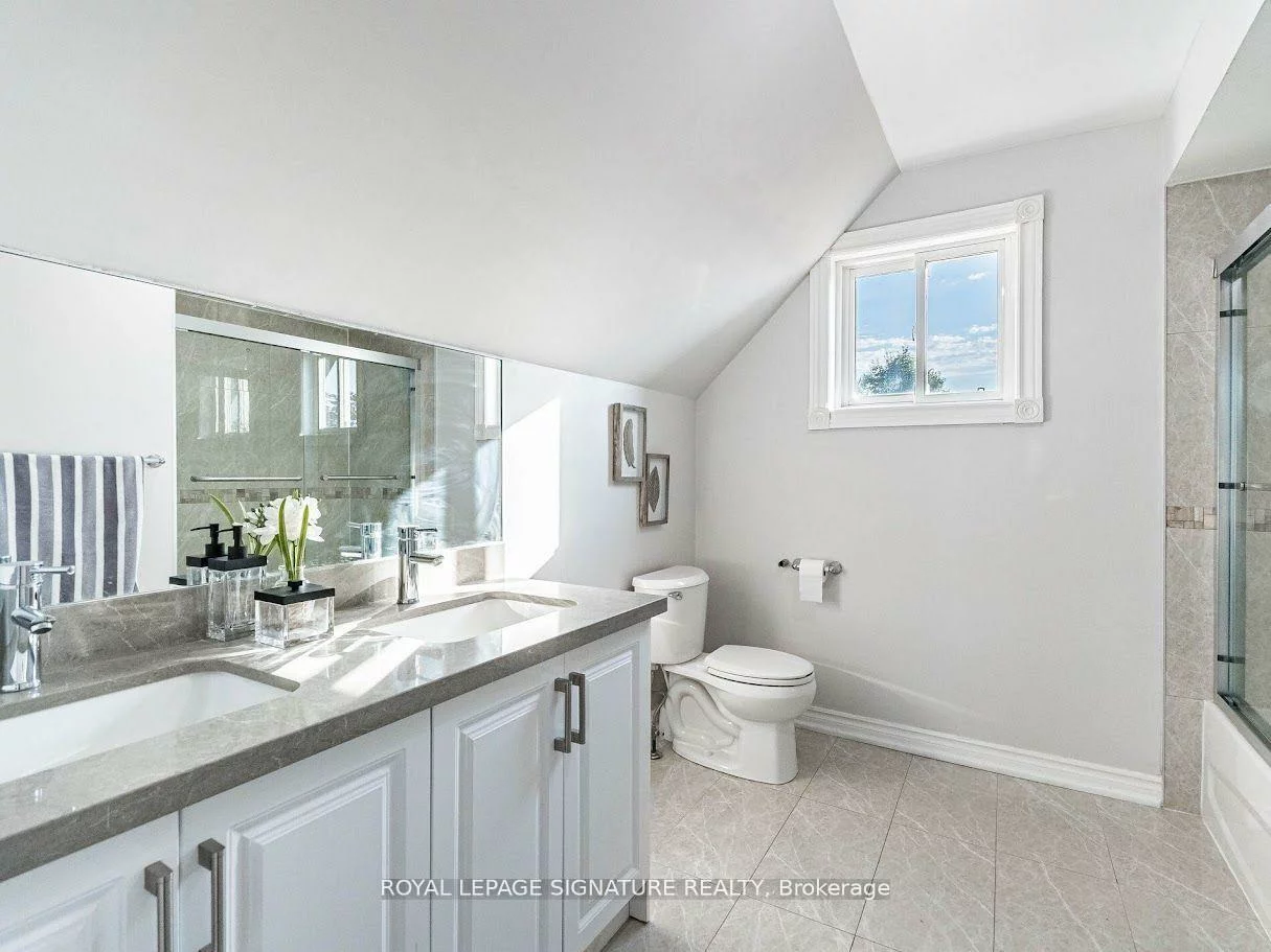 1206, Glenashton, 1009 - JC Joshua Creek, Oakville