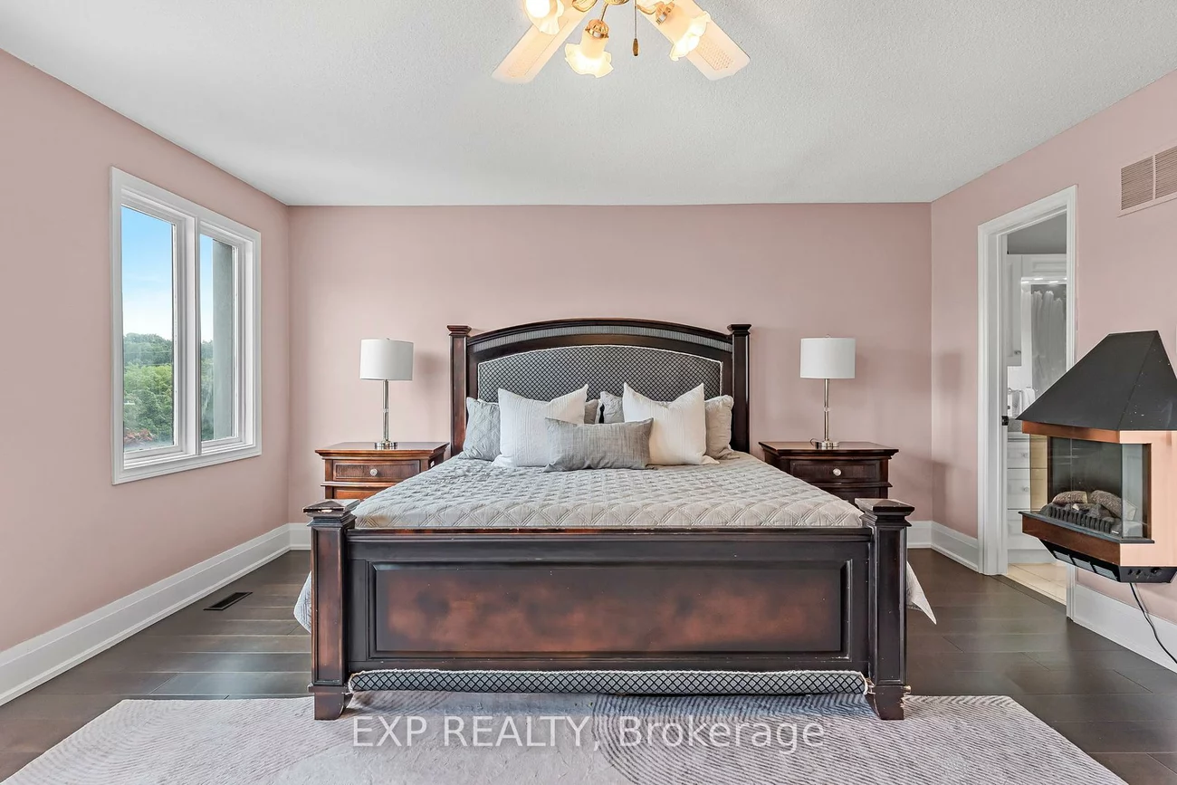 1221, Creekside, 1018 - WC Wedgewood Creek, Oakville