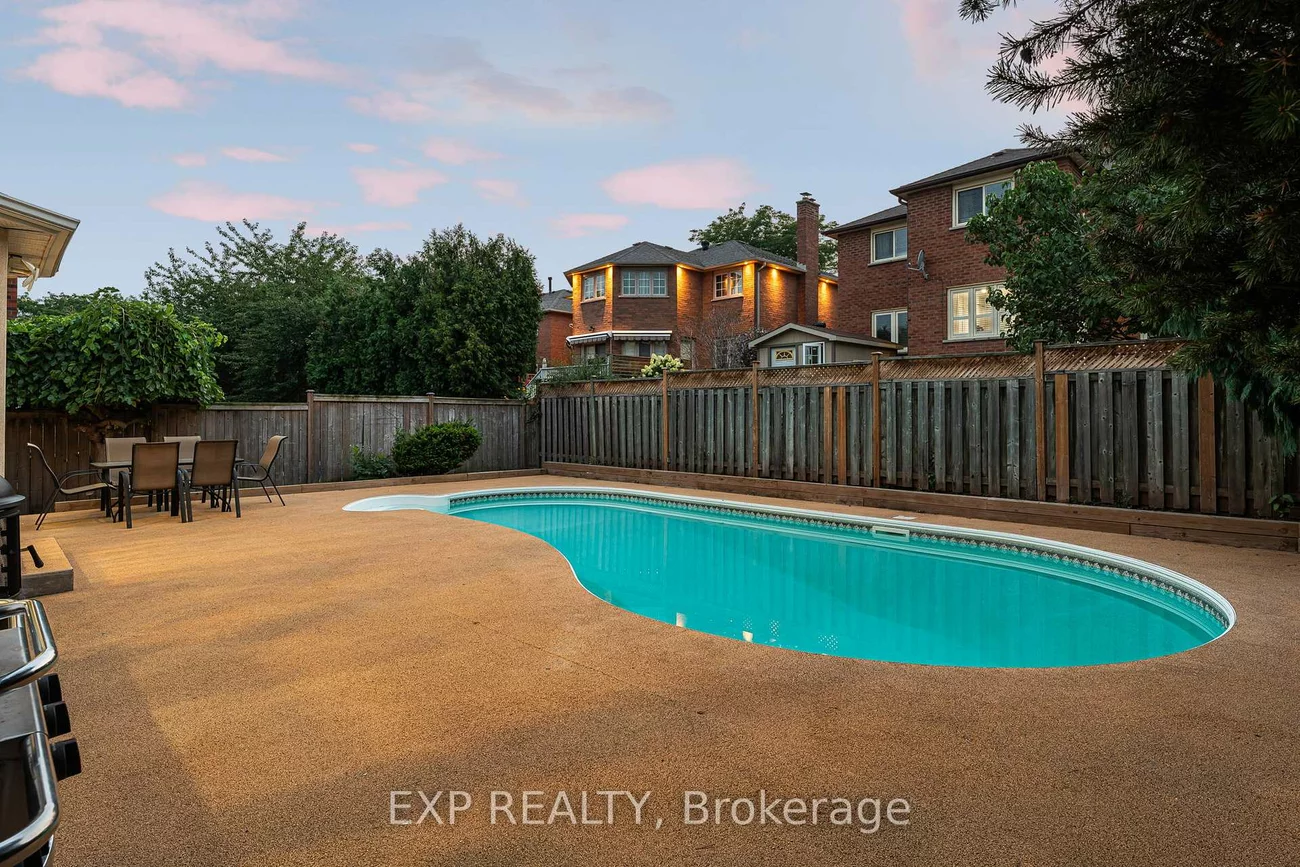 1221, Creekside, 1018 - WC Wedgewood Creek, Oakville