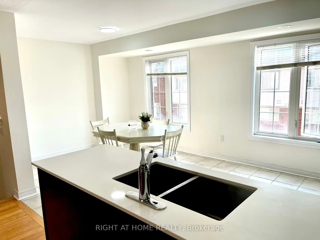 2280, Baronwood, 1019 - WM Westmount, Oakville