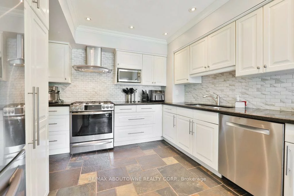 68, Tradewind, 1001 - BR Bronte, Oakville