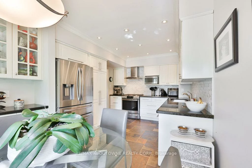 68, Tradewind, 1001 - BR Bronte, Oakville