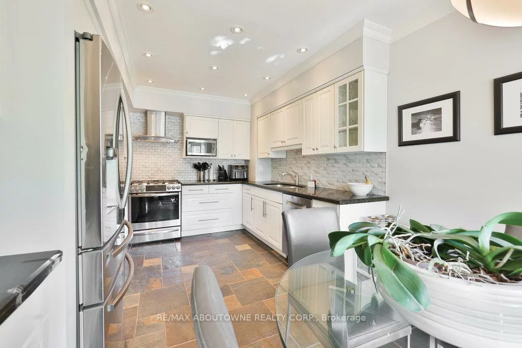 68, Tradewind, 1001 - BR Bronte, Oakville