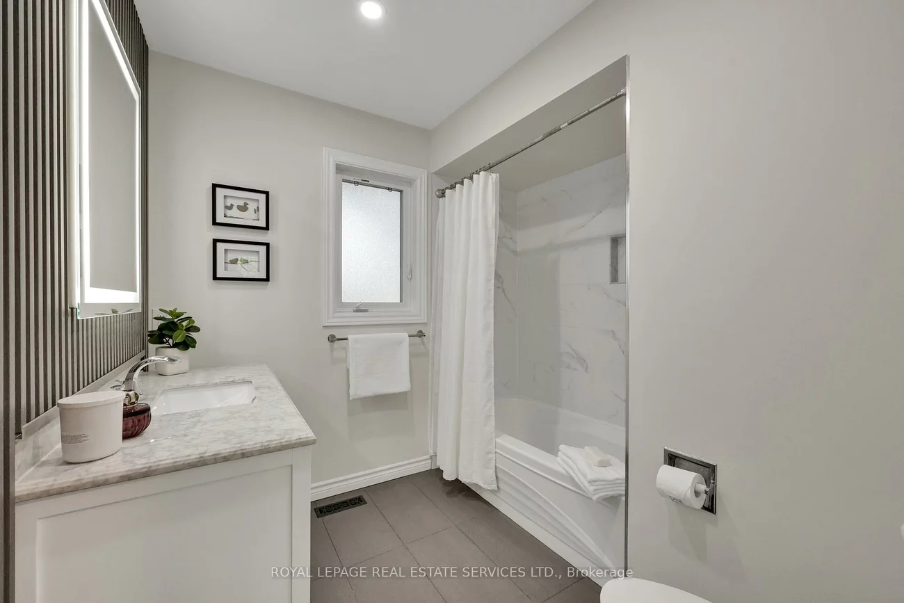 1062, Glenbrook, 1018 - WC Wedgewood Creek, Oakville