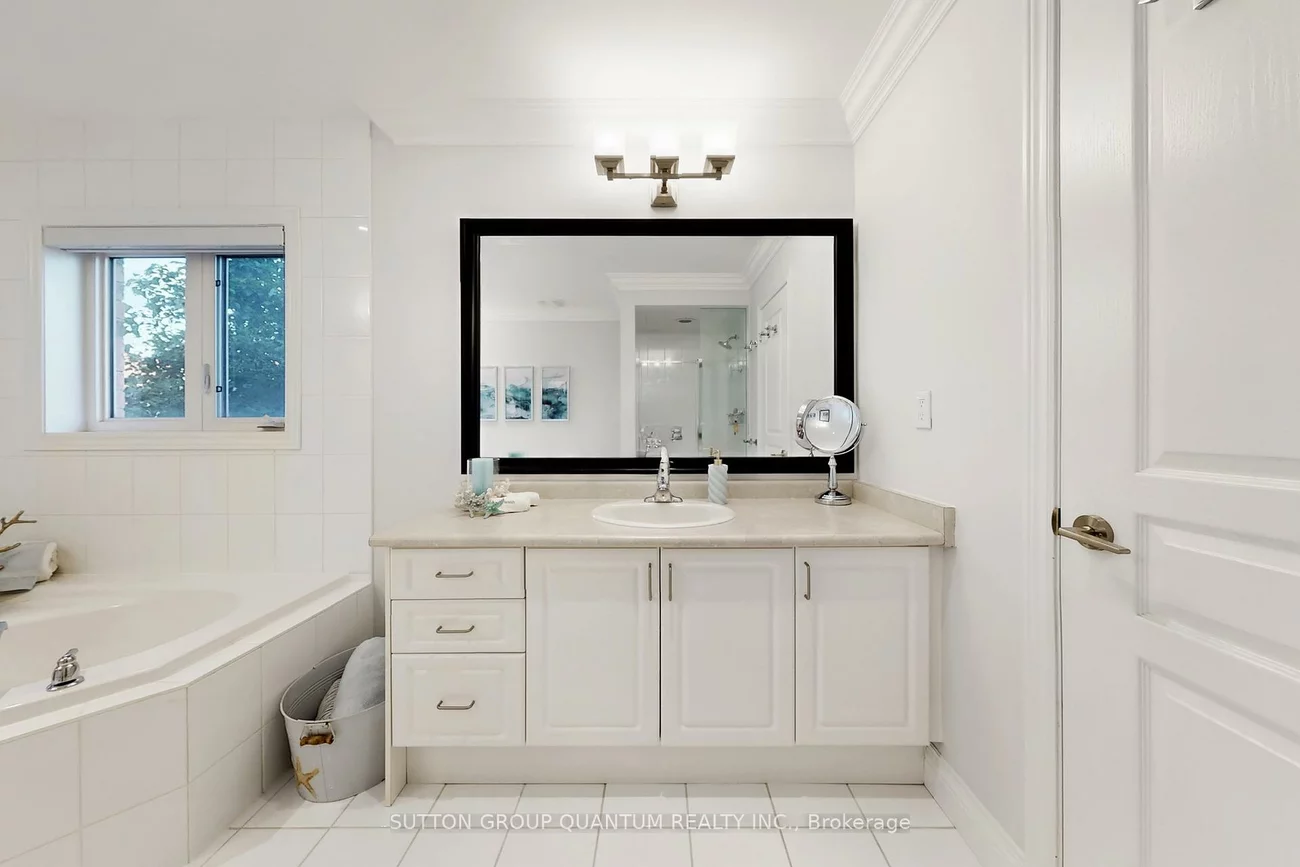 556, Bridgeview, 1008 - GO Glenorchy, Oakville