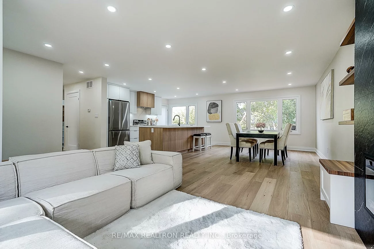 163, Maurice, 1002 - CO Central, Oakville