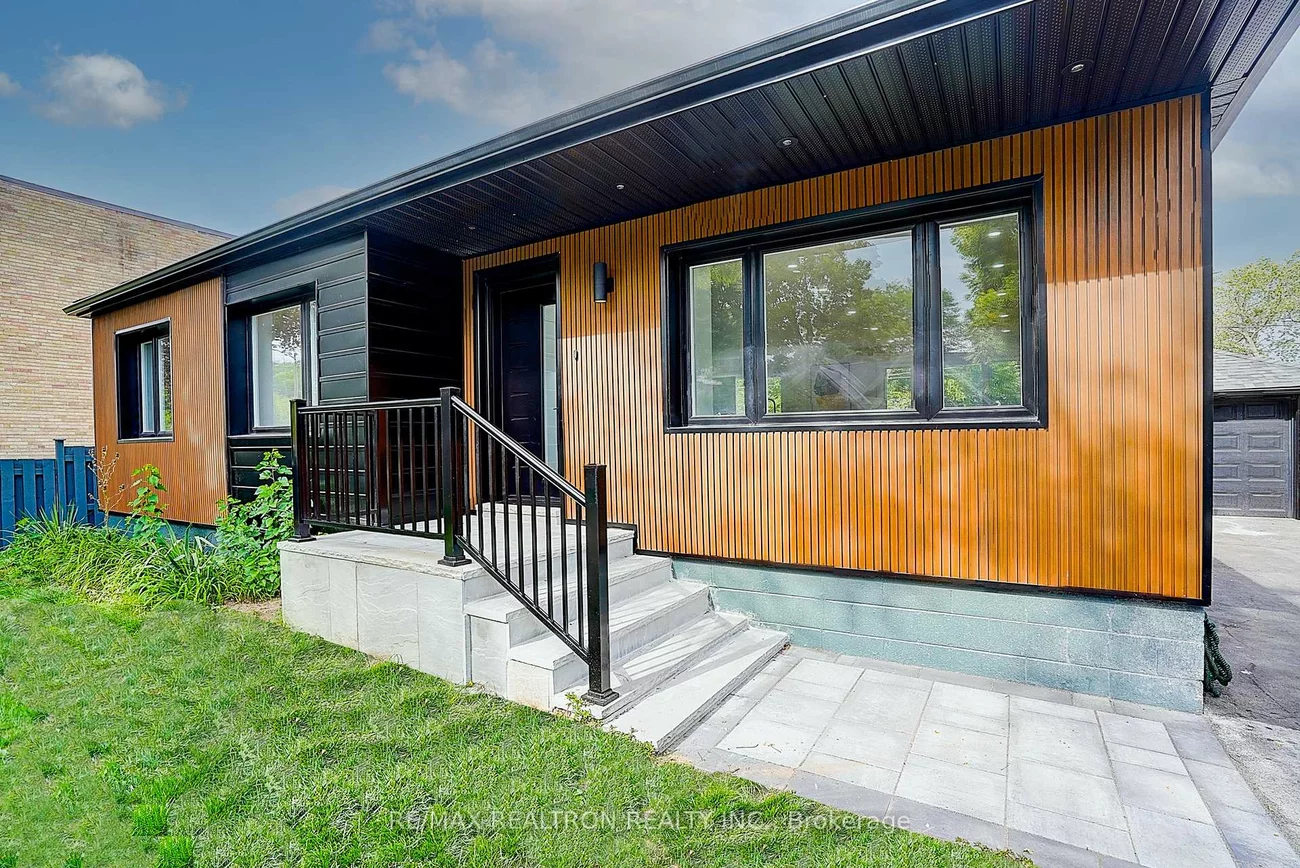 163, Maurice, 1002 - CO Central, Oakville