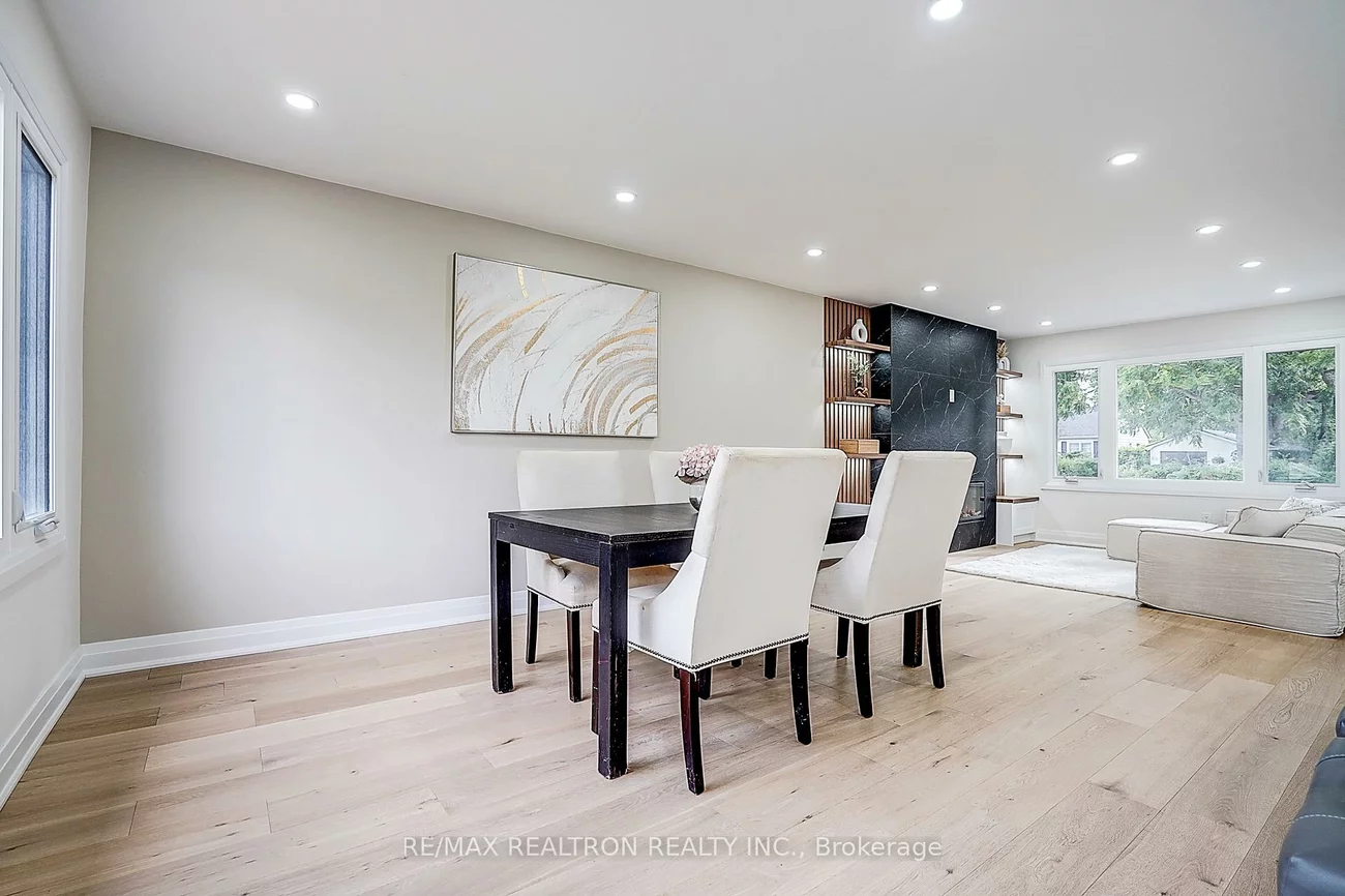 163, Maurice, 1002 - CO Central, Oakville