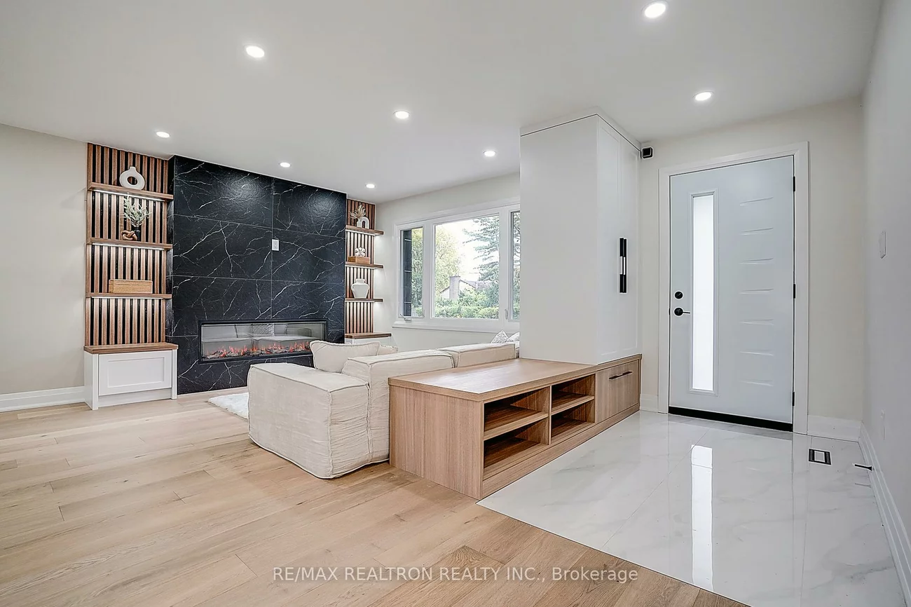 163, Maurice, 1002 - CO Central, Oakville