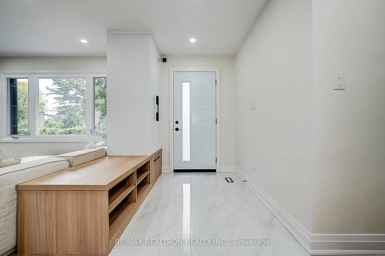 163, Maurice, 1002 - CO Central, Oakville