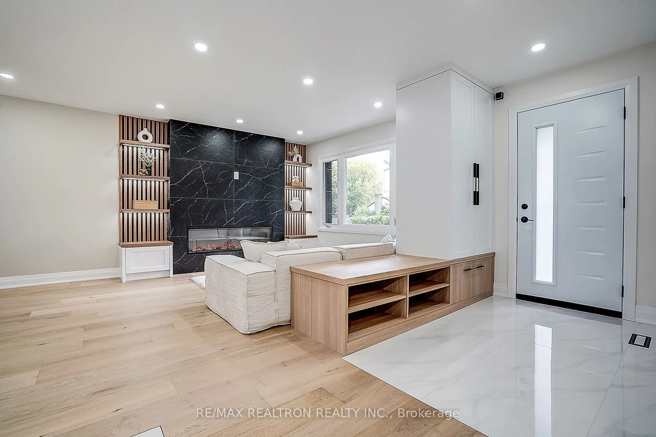 163, Maurice, 1002 - CO Central, Oakville