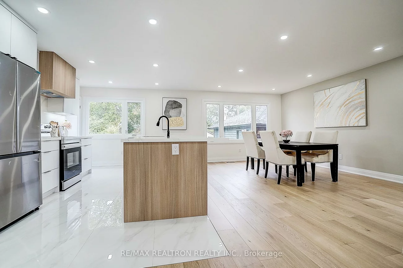 163, Maurice, 1002 - CO Central, Oakville