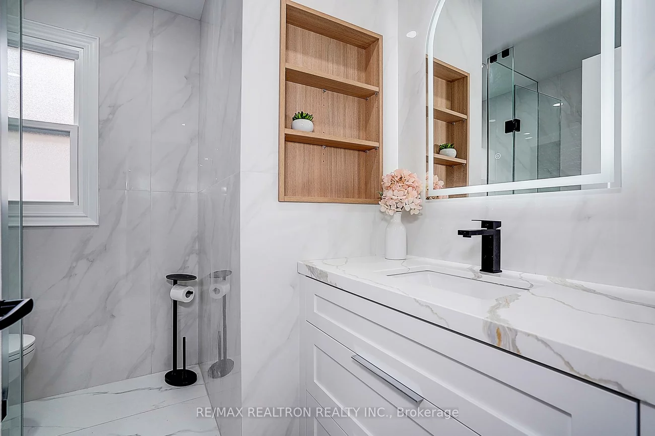 163, Maurice, 1002 - CO Central, Oakville