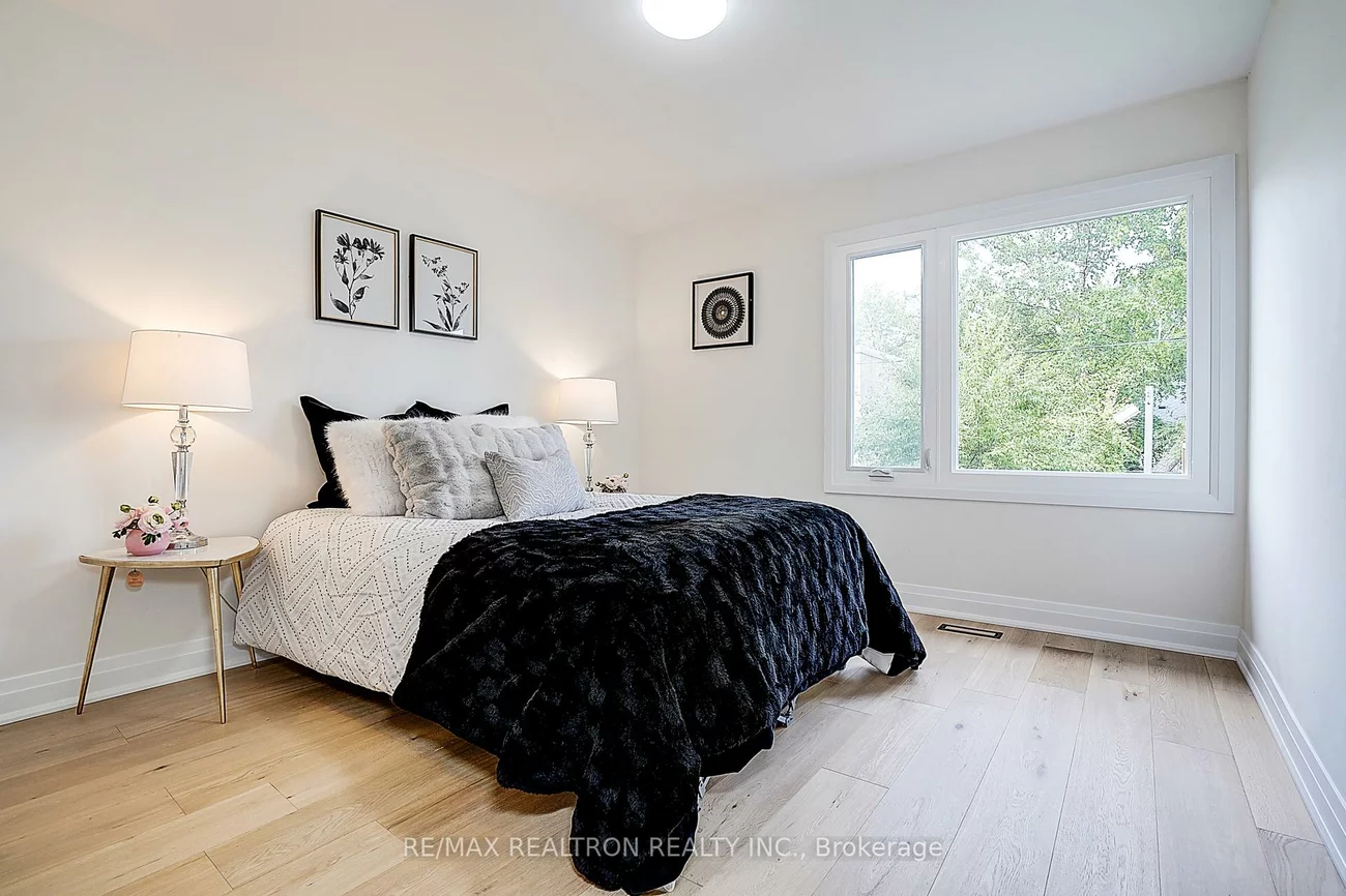163, Maurice, 1002 - CO Central, Oakville