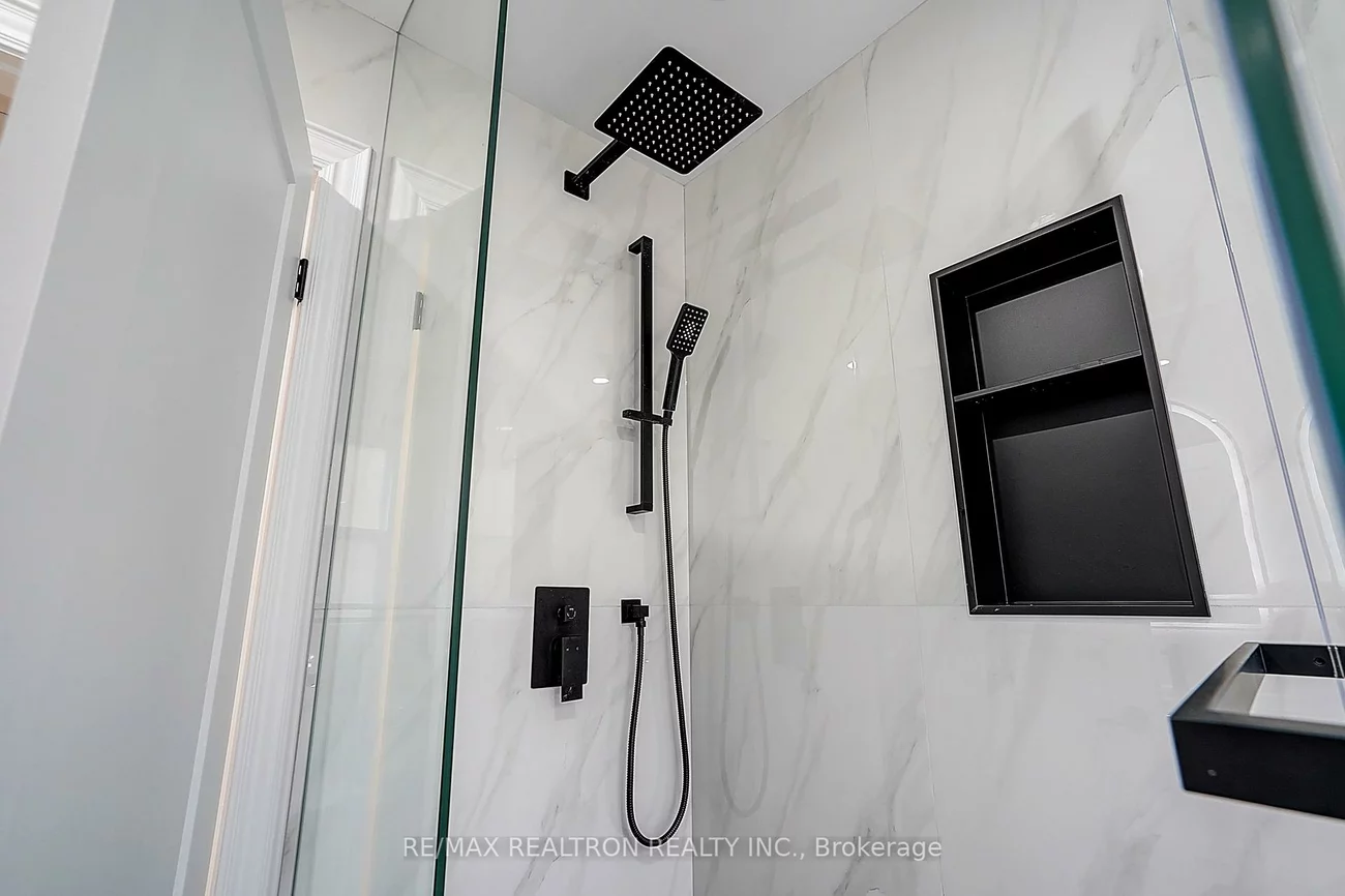 163, Maurice, 1002 - CO Central, Oakville
