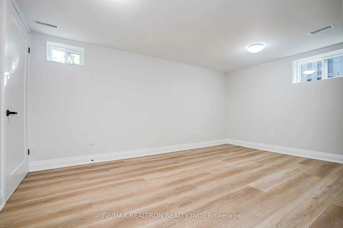 163, Maurice, 1002 - CO Central, Oakville