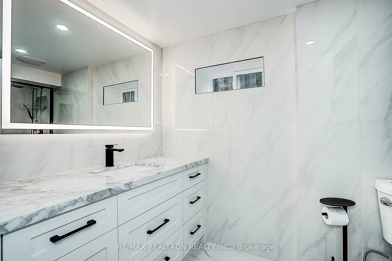 163, Maurice, 1002 - CO Central, Oakville