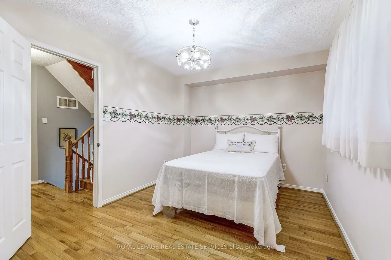 200, Glenashton, 1015 - RO River Oaks, Oakville