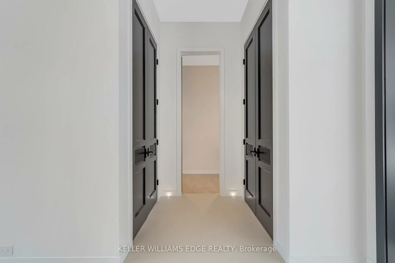114, Tracina, 1017 - SW Southwest, Oakville