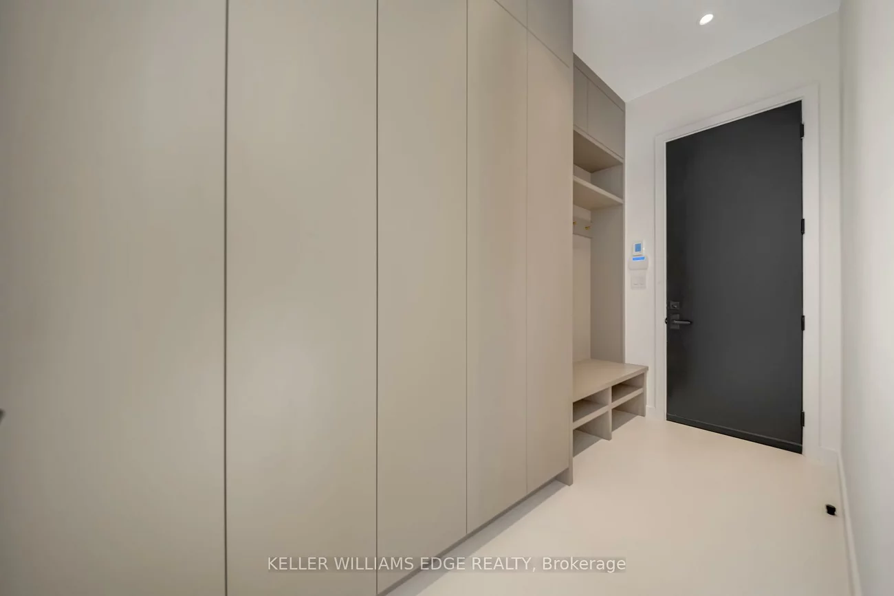 114, Tracina, 1017 - SW Southwest, Oakville