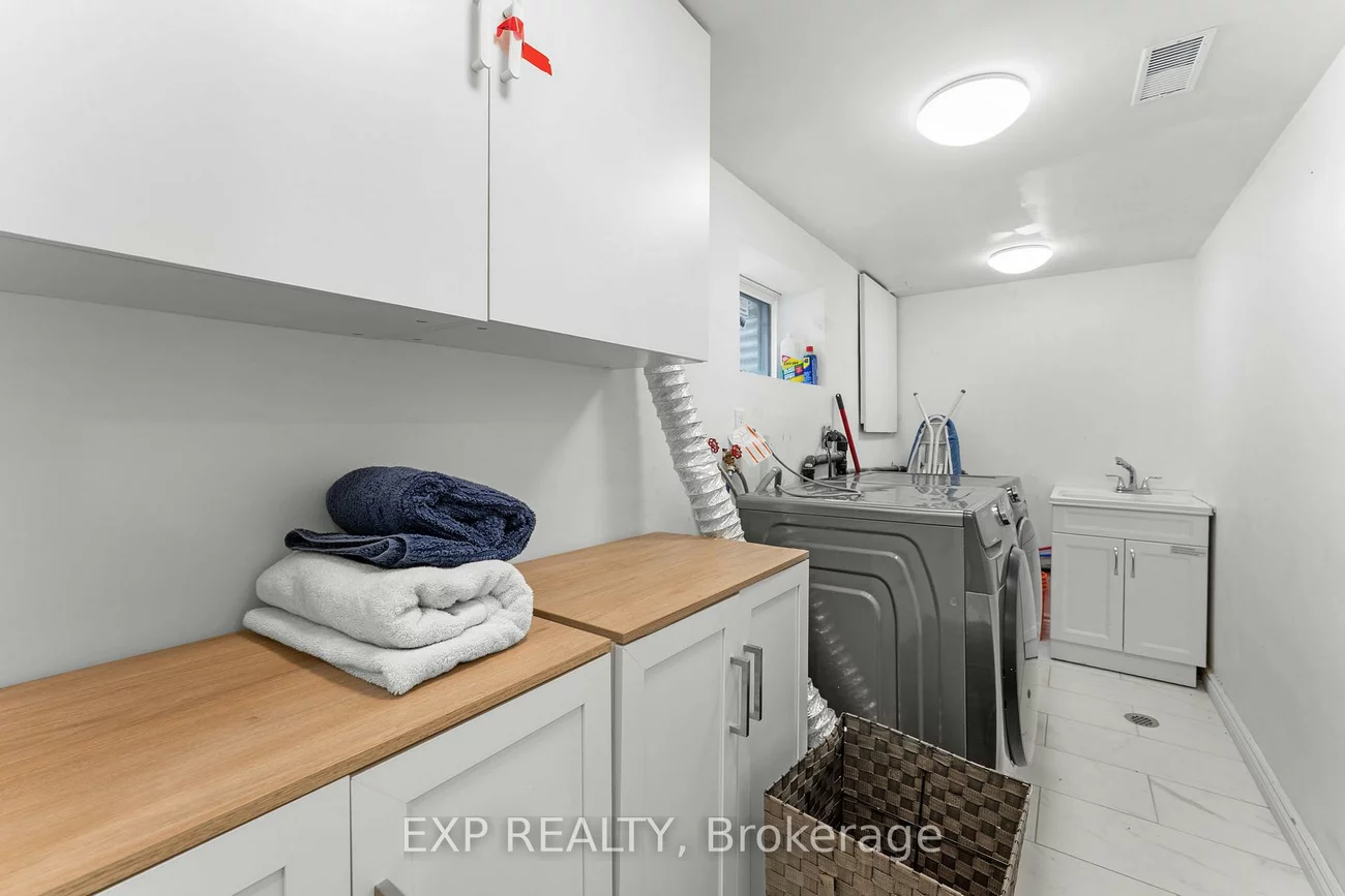 208, Glen Oak, 1020 - WO West, Oakville