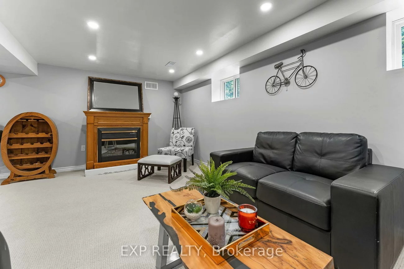 208, Glen Oak, 1020 - WO West, Oakville