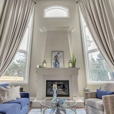 384, Rebecca, 1017 - SW Southwest, Oakville