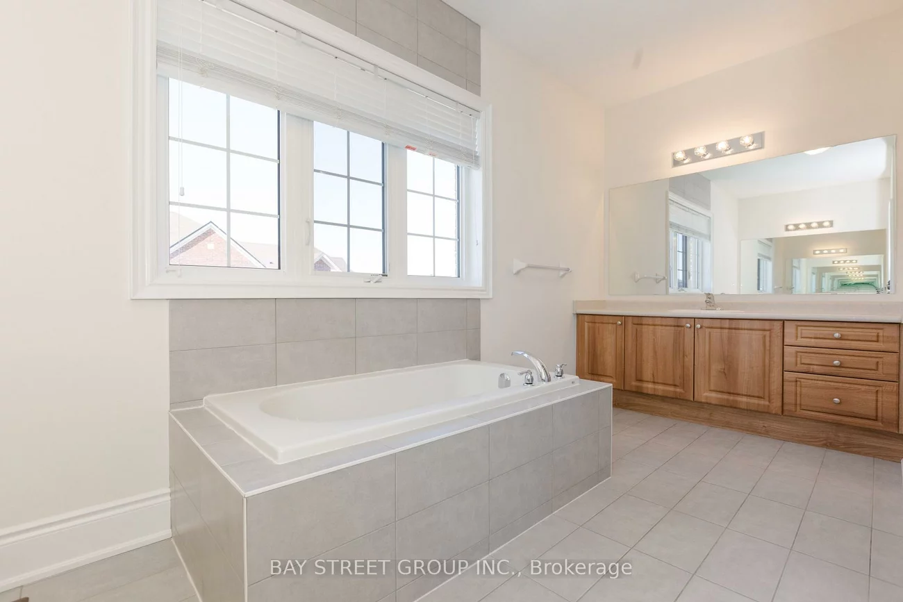 3127, Streamwood, 1010 - JM Joshua Meadows, Oakville