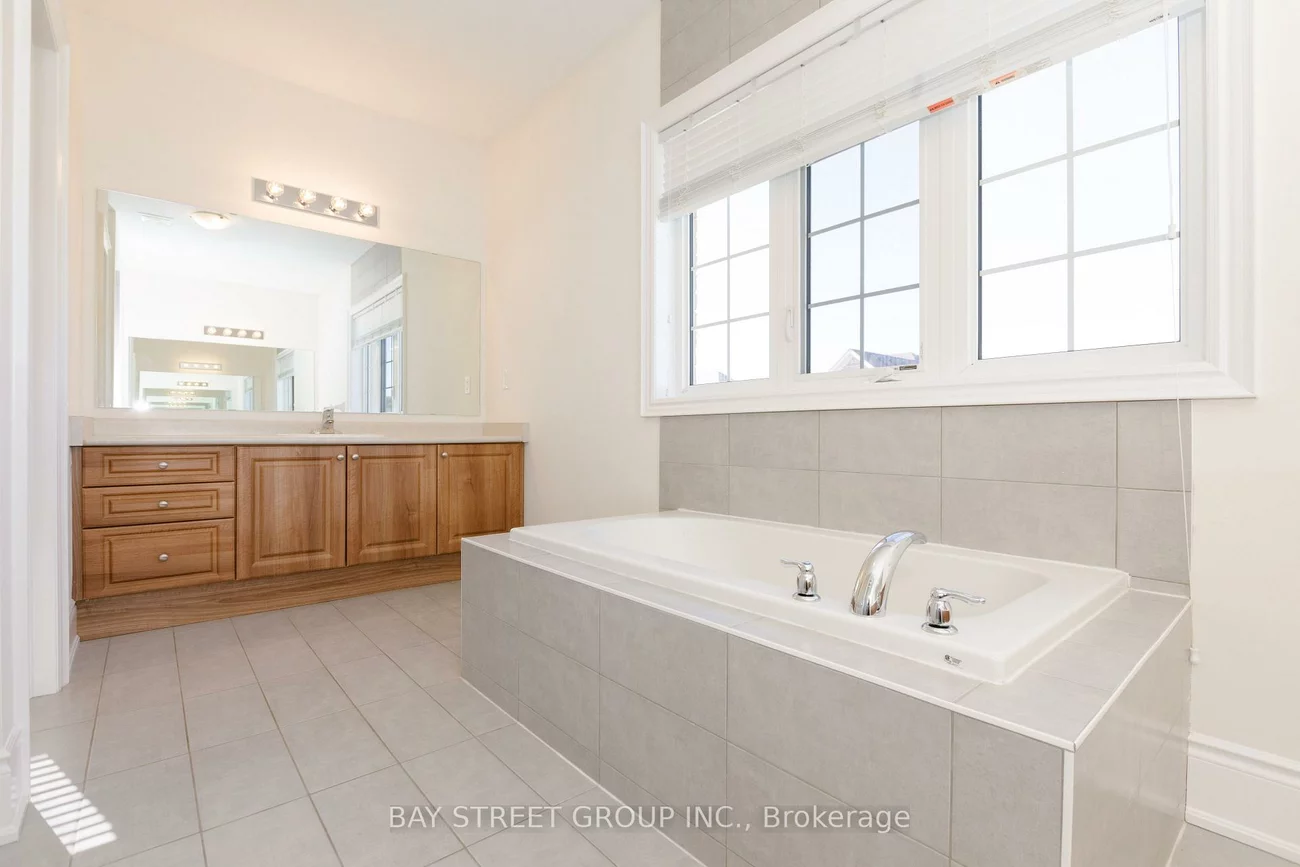 3127, Streamwood, 1010 - JM Joshua Meadows, Oakville