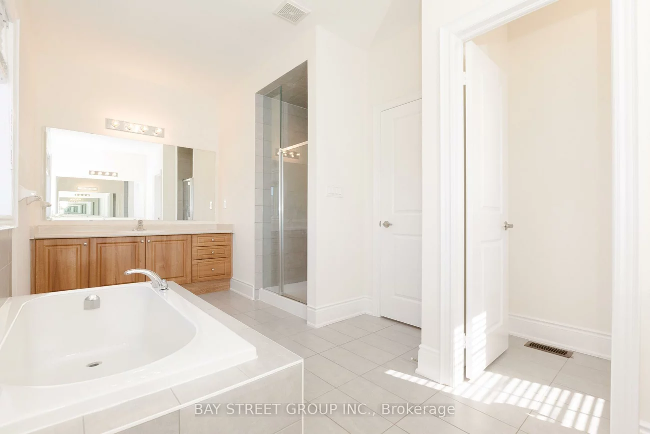 3127, Streamwood, 1010 - JM Joshua Meadows, Oakville