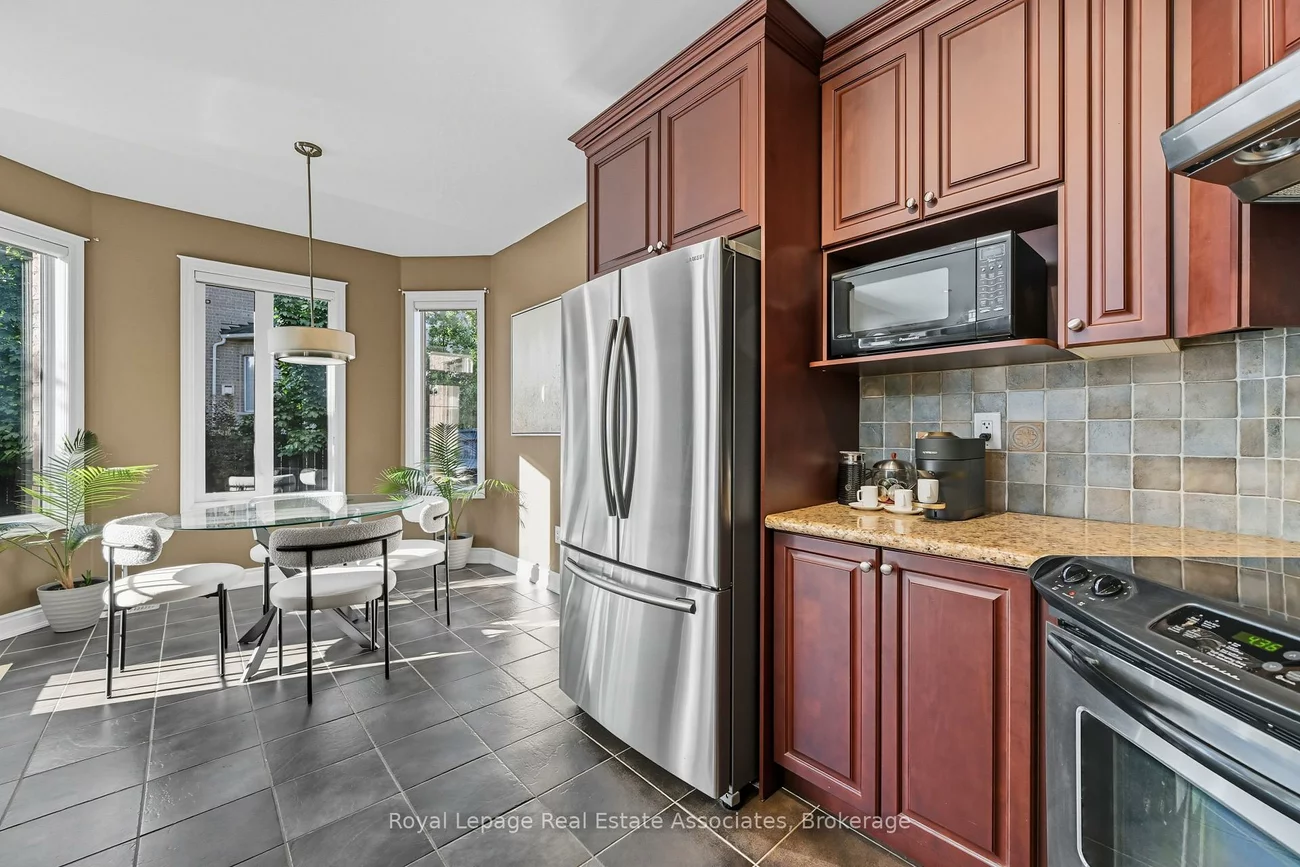 3335, Whilabout, 1001 - BR Bronte, Oakville