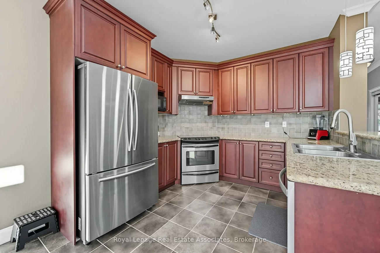 3335, Whilabout, 1001 - BR Bronte, Oakville