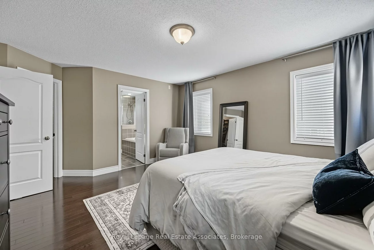 3335, Whilabout, 1001 - BR Bronte, Oakville